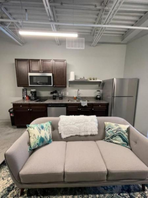 Cute Modern Loft in the heart of Parkville 205